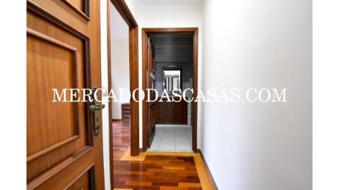Apartamento T5 em Espinho 
 Apresentamos este...