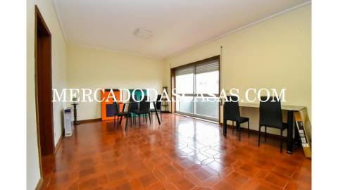 Apartamento T5 em Espinho 
 Apresentamos este...
