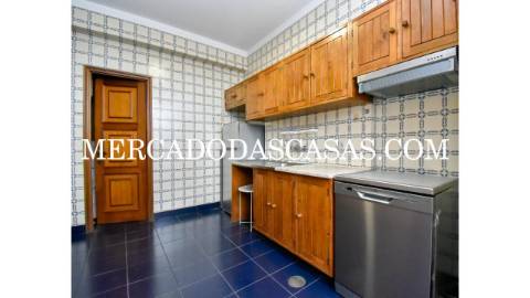 Apartamento T5 em Espinho 
 Apresentamos este...