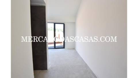 Luxuosa Moradia T3+1 inserida em Condomínio...