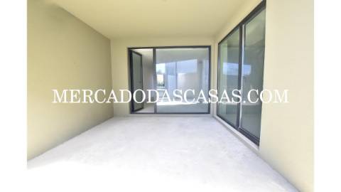 Luxuosa Moradia T3+1 inserida em Condomínio...