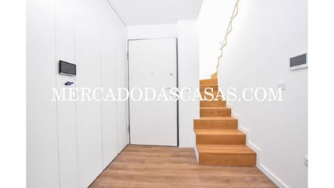 Apartamento T3 com Terraços – Primeira Linha de...
