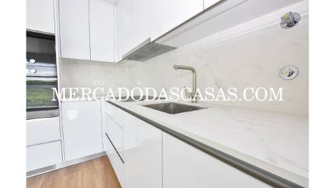 Apartamento T3 com Terraços – Primeira Linha de...