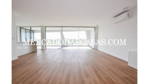 Apartamento T3 com Terraços – Primeira Linha de...