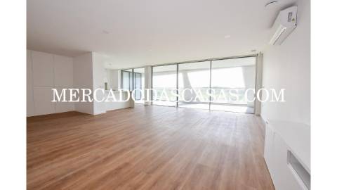 Apartamento T3 com Terraços – Primeira Linha de...