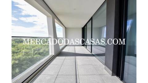 Apartamento T3 com Terraços – Primeira Linha de...