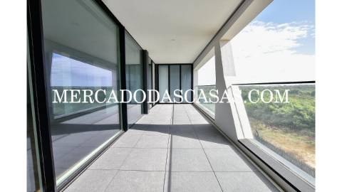 Apartamento T3 com Terraços – Primeira Linha de...
