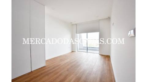 Apartamento T3 com Terraços – Primeira Linha de...