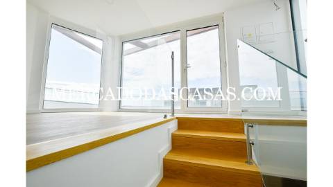 Apartamento T3 com Terraços – Primeira Linha de...