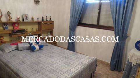 Apresentamos esta excelente Moradia T3,...