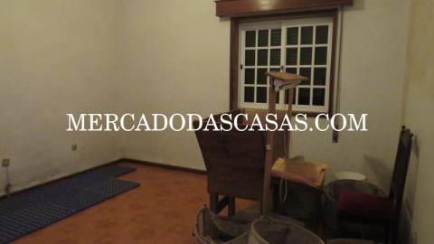 Apresentamos esta excelente Moradia T3,...