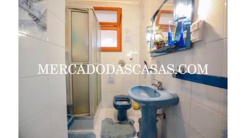 Moradia T4 + sótão localizada em Anta, Espinho....