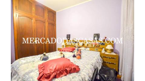 Moradia T4 + sótão localizada em Anta, Espinho....