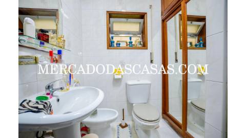Moradia T4 + sótão localizada em Anta, Espinho....