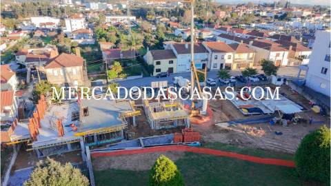 Moradias em Construção, Paços de Brandão...