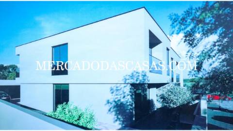 Moradias em Construção, Paços de Brandão...