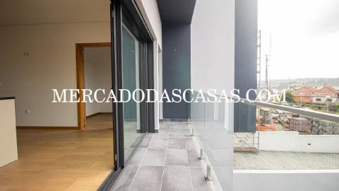 Moradia T3 Nova de duas frentes em Lobão –...