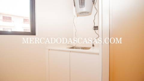 Apartamento T4, grandes áreas e excelência...