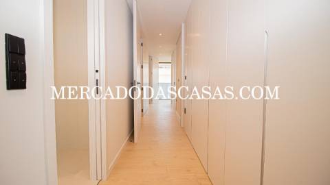 Apartamento T3, último andar com Varandas,...