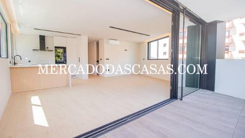 Apartamento T1, grandes áreas com amplo terraço...