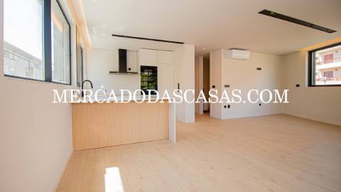 Apartamento T1, grandes áreas com amplo terraço...