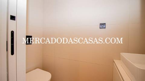 Apartamento T1, grandes áreas com amplo terraço...