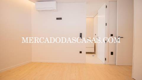 Apartamento T1, grandes áreas com amplo terraço...