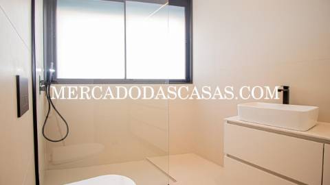 Apartamento T1, grandes áreas com amplo terraço...