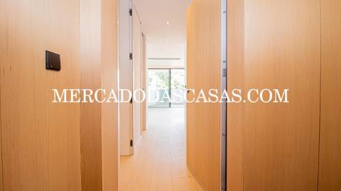 Apartamento T1, grandes áreas com amplo terraço...
