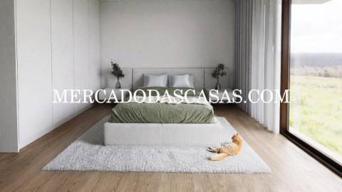 Apartamento T2, Recuado, último andar...