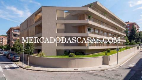 Apartamento T2, Recuado, último andar...