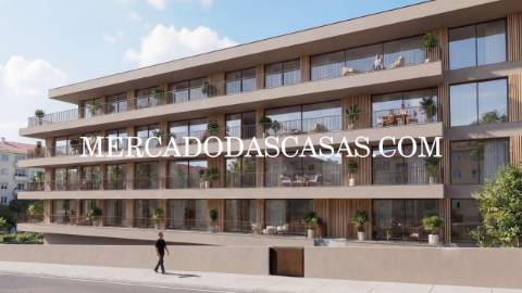 Apartamento T2, Recuado, último andar...