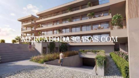 Apartamento T2, Recuado, último andar...