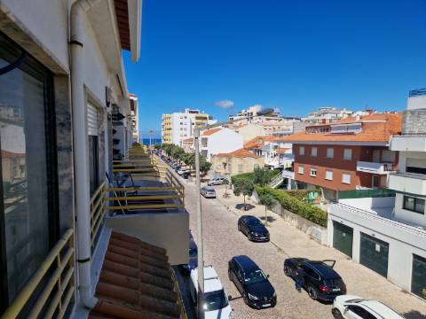 Apartamento Duplex T3 em fase final de renovação na Costa da Caparica a 300 metros das praias