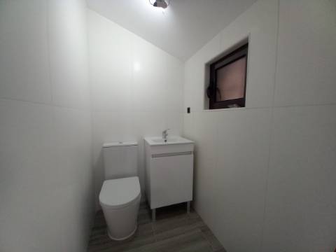 Apartamento Duplex T3 em fase final de renovação na Costa da Caparica a 300 metros das praias