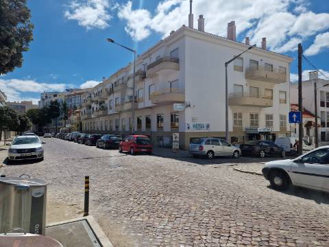 Apartamento Duplex T3 em fase final de renovação na Costa da Caparica a 300 metros das praias