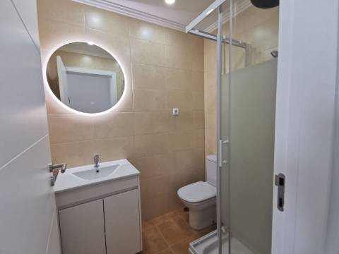 Moradia geminada T4 Remodelada na Bela Vila da Ericeira