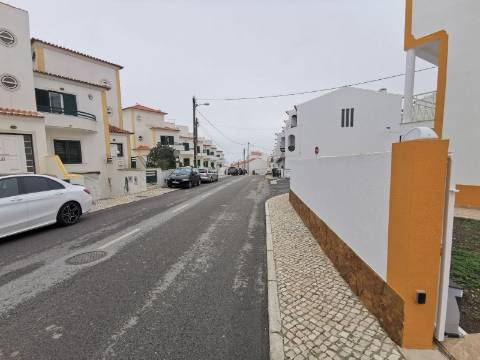 Moradia geminada T4 Remodelada na Bela Vila da Ericeira