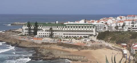 Moradia geminada T4 Remodelada na Bela Vila da Ericeira