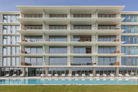 **Apartamento T3 Exclusivo à Venda no Empreendimento Bayline em Armação de Pêra**