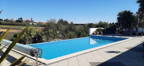 MAGNIFICA MORADIA DE 5 QUARTOS COM VISTAS SOBRE CAMPO E MAR