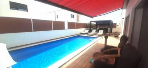 MORADIA DE LUXO T4 COM PISCINA AQUECIDA PERTO DE CALDAS DA RAINHA
