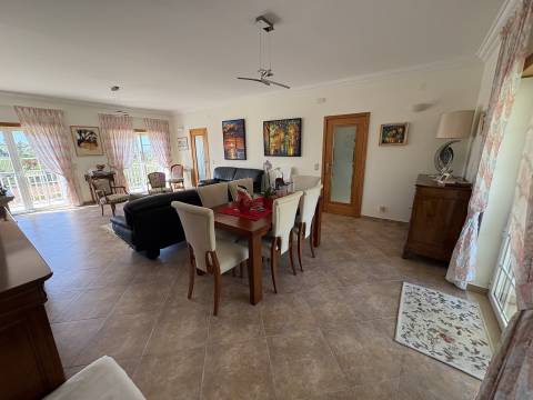 MORADIA T3+1 COM PISCINA E TOTAL PRIVACIDADE - PERTO DE ÓBIDOS E CALDAS DA RAINHA
