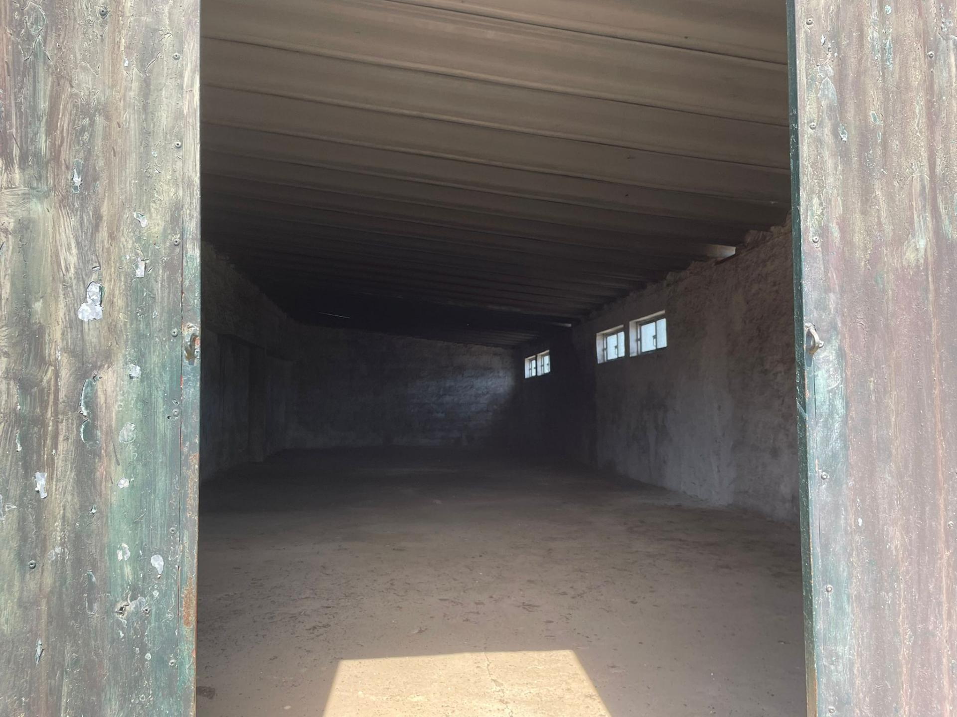 Terreno para construção de 2 fogos, com um armazem de 120 m2, em Zambujal, Sesimbra ( Castelo)