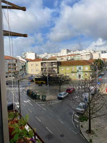 Apartamento T2 em Almada, Totalmente remodelado