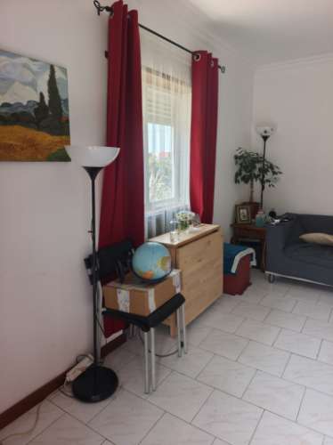 Vende-se andar de moradia bi-familiar - Rés do Chão em São Domingos de Rana, Cascais