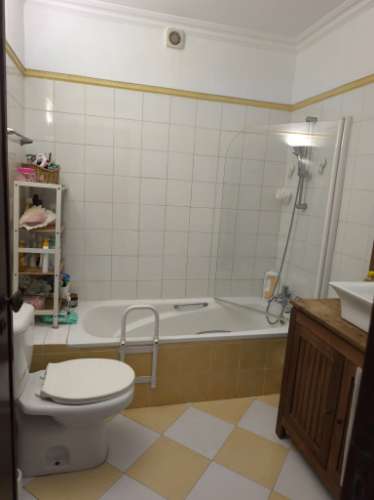 Vende-se andar de moradia bi-familiar - Rés do Chão em São Domingos de Rana, Cascais