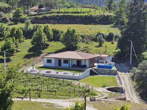 Casa de Campo para Férias, próximo a Vila de Cabeceiras de Basto
