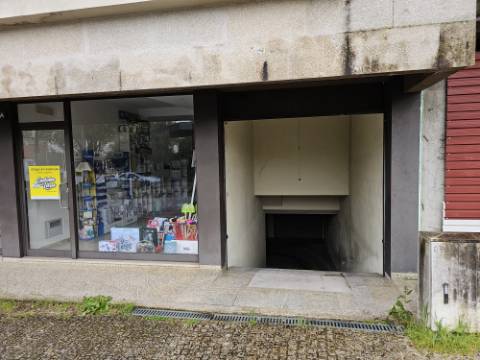 Garagem para 3 carros na Vila de Cabeceiras de Basto