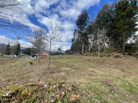 Terreno em zona de construção, com 6921m², próximo ao campo da bola de Chacim, Cabeceiras de Basto